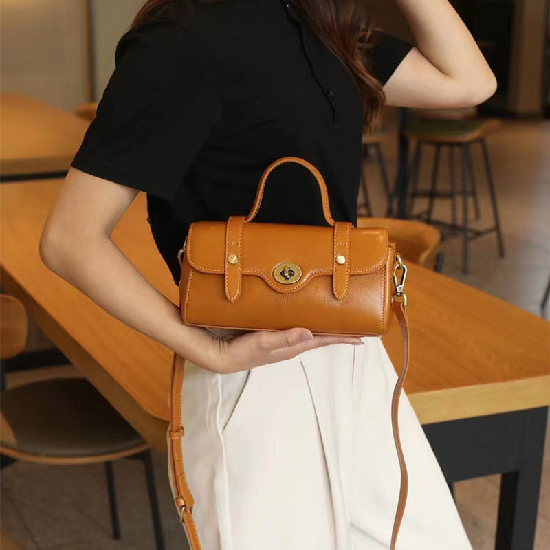 Women's Tanned Leather Cowhide Cambridge Fashion Vintage Crossbody Bags