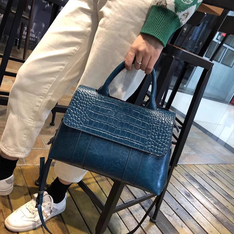 Women's Simple Versatile Large Capacity Elegant Genuine Handbags