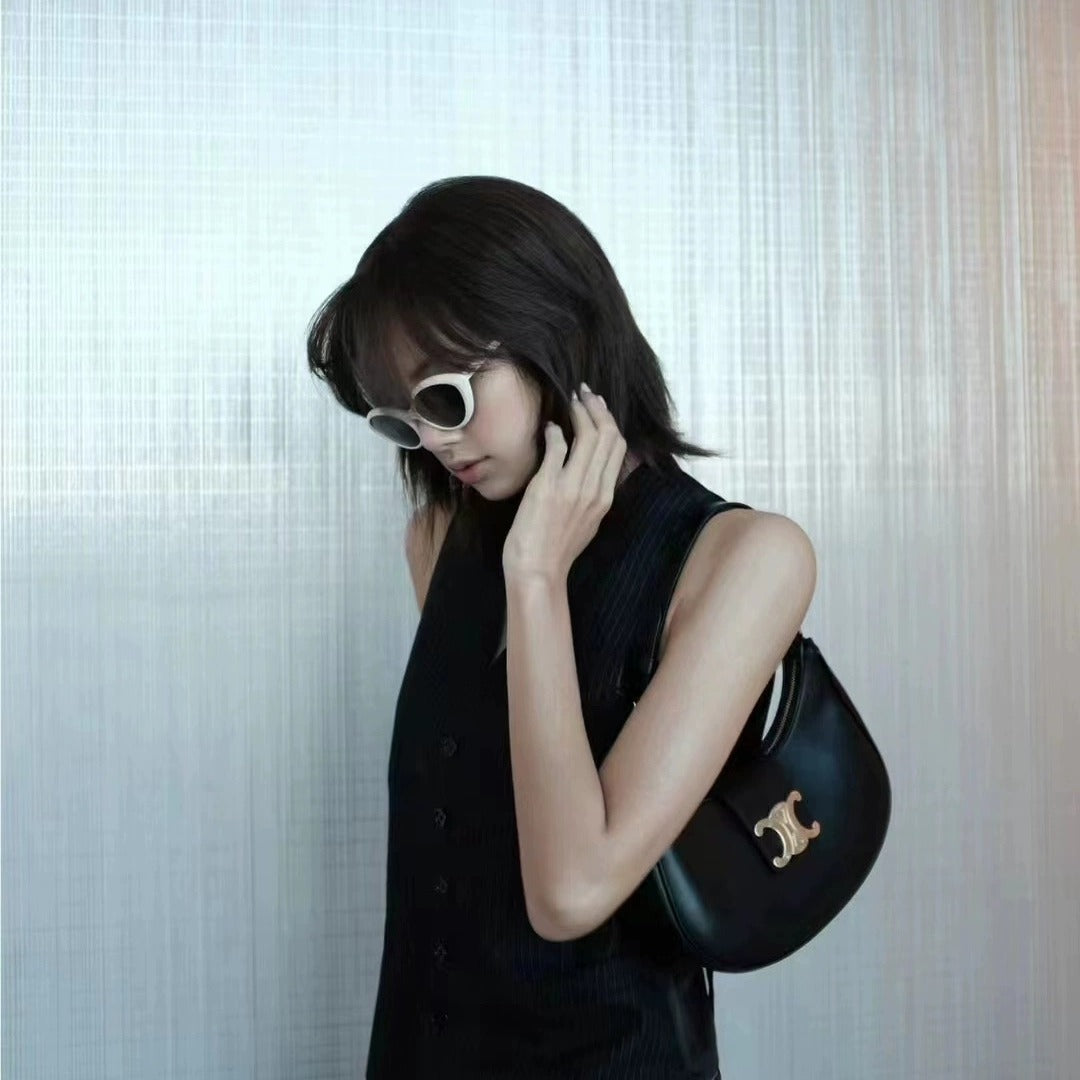 Women's Genuine Leather Underarm Retro Fashion Saddle Bags