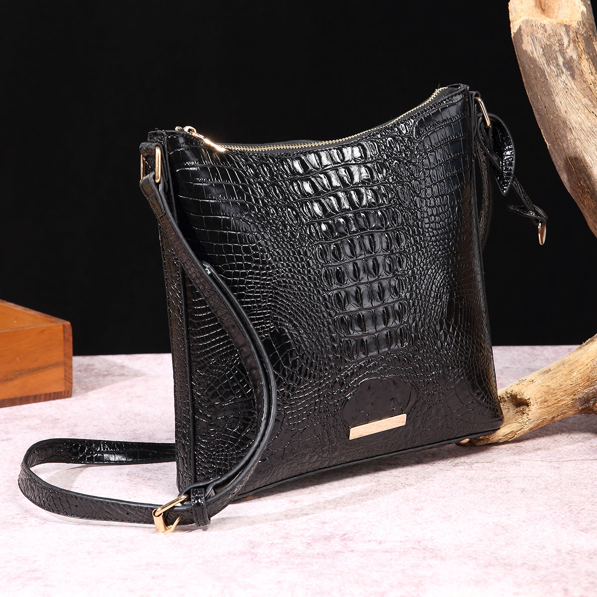 Women's Portable Retro Crocodile Pattern Brahmin Crossbody Bags