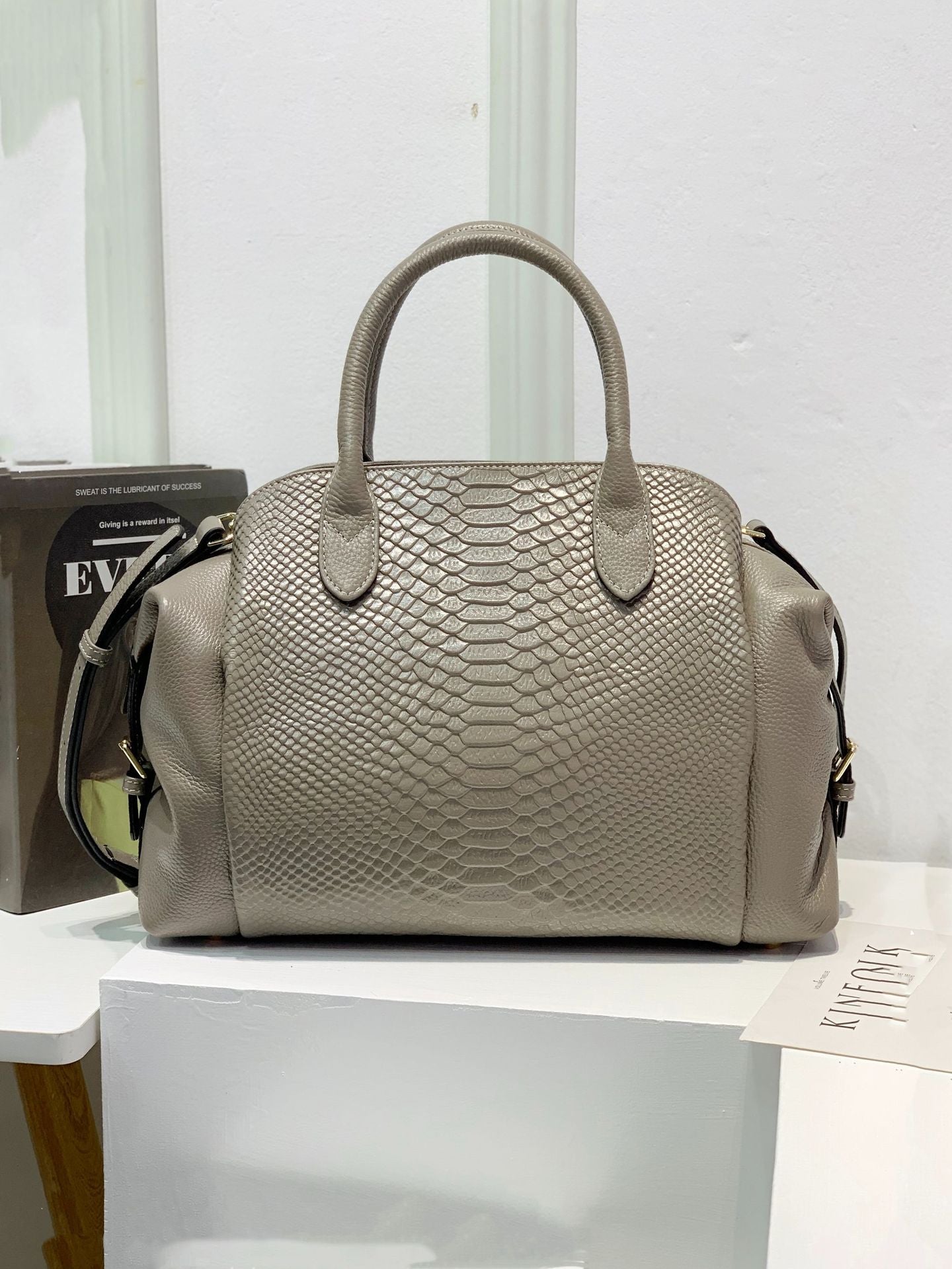 Women's Genuine Leather High-grade Light Luxury Crocodile Handbags