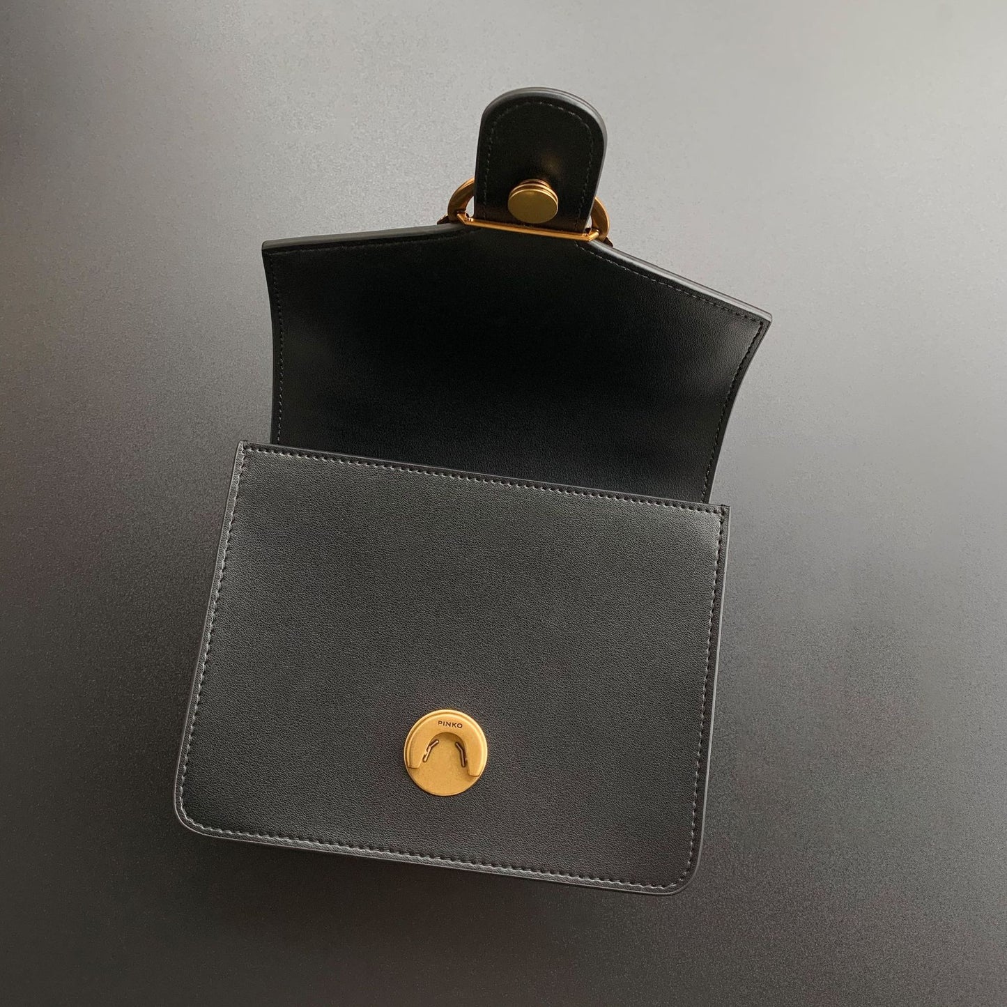 Women's Leather Portable Classic Swallow Chain Wine Handbags