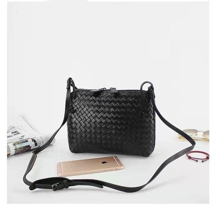 Women's Genuine Leather Hand-woven Korean Fashion Shell Shoulder Bags