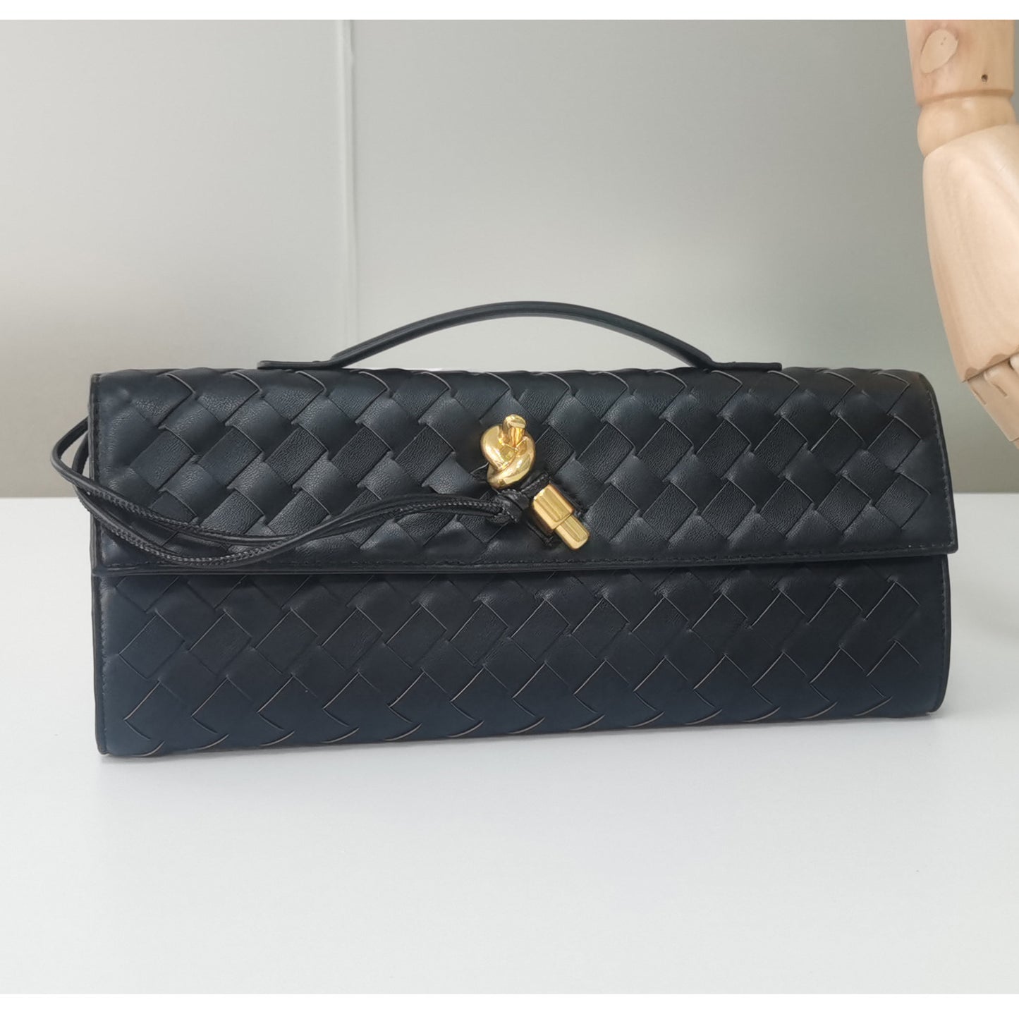 Women's Popular Niche Woven Baguette Fashion Horizontal Handbags