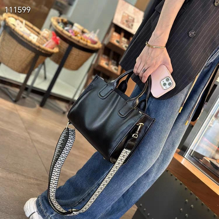 Women's Layer Cowhide Autumn Fashion High Sense Handbags
