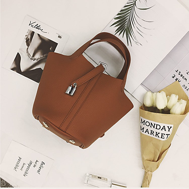 Charming Latch Lady's Large Capacity One Handbags