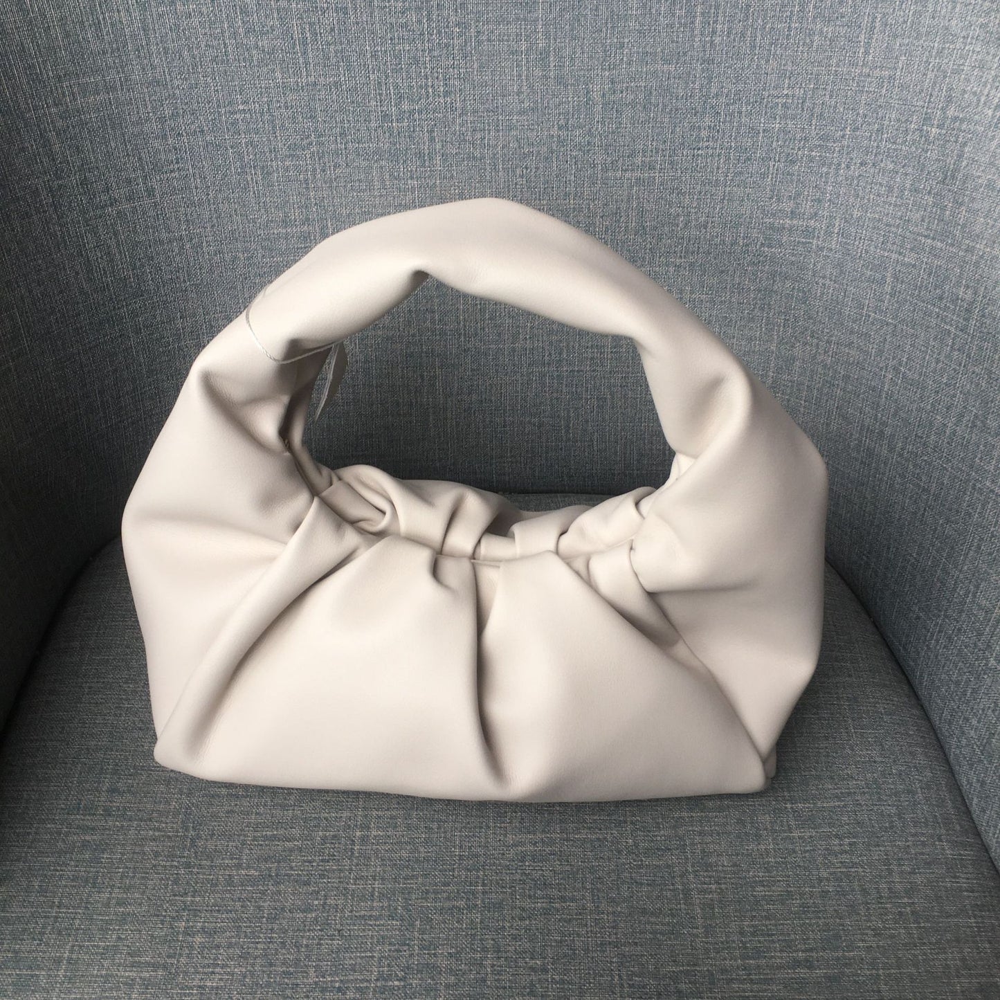 Hand Croissant Large Capacity Clip Pleated Handbags