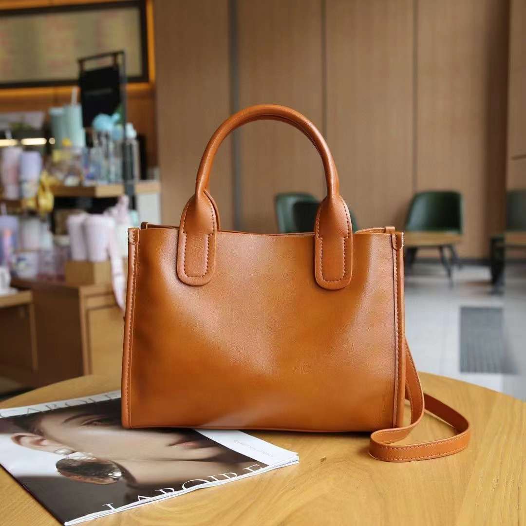 Women's Layer Cowhide Autumn Fashion High Sense Handbags