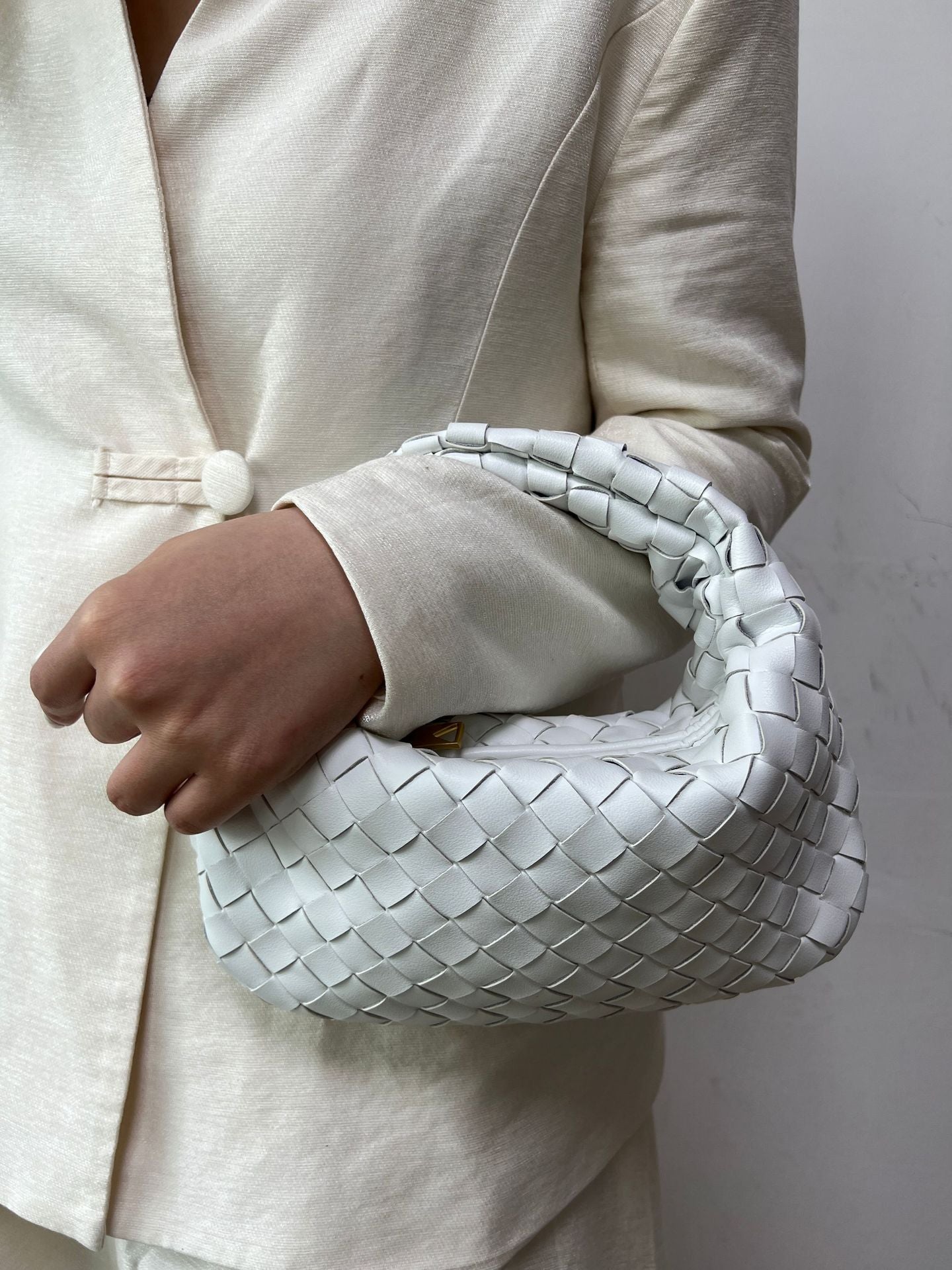 Women's Trendy Dumpling Elegant Personality Croissant Hand-woven Handbags