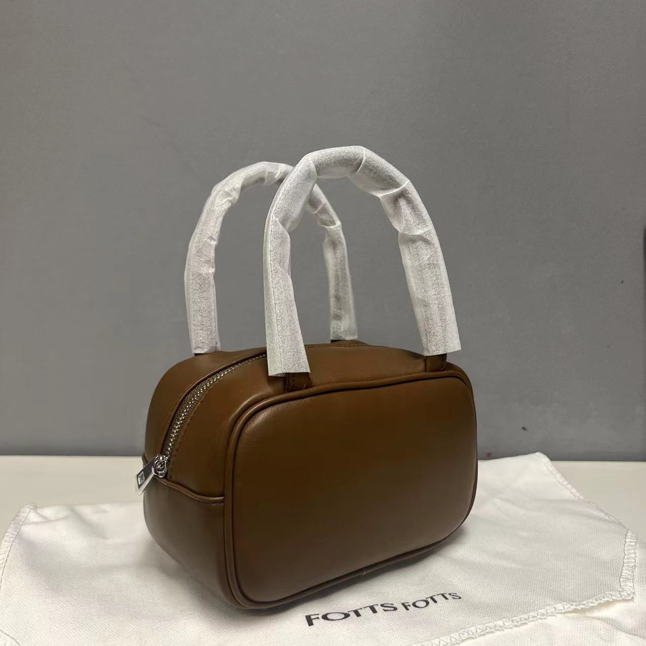 Popular Graceful Classy Design Versatile Cowhide Handbags