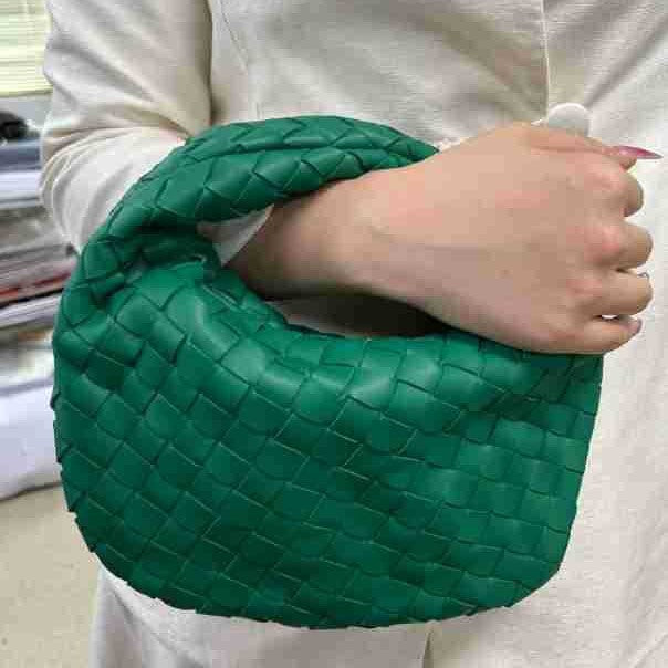 Women's High-grade Handmade Woven Fashion Dumpling Portable Handbags