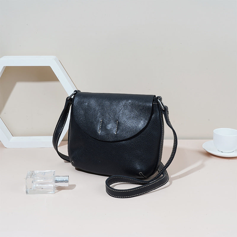 Women's Retro Style First Layer Cowhide Saddle Crossbody Bags