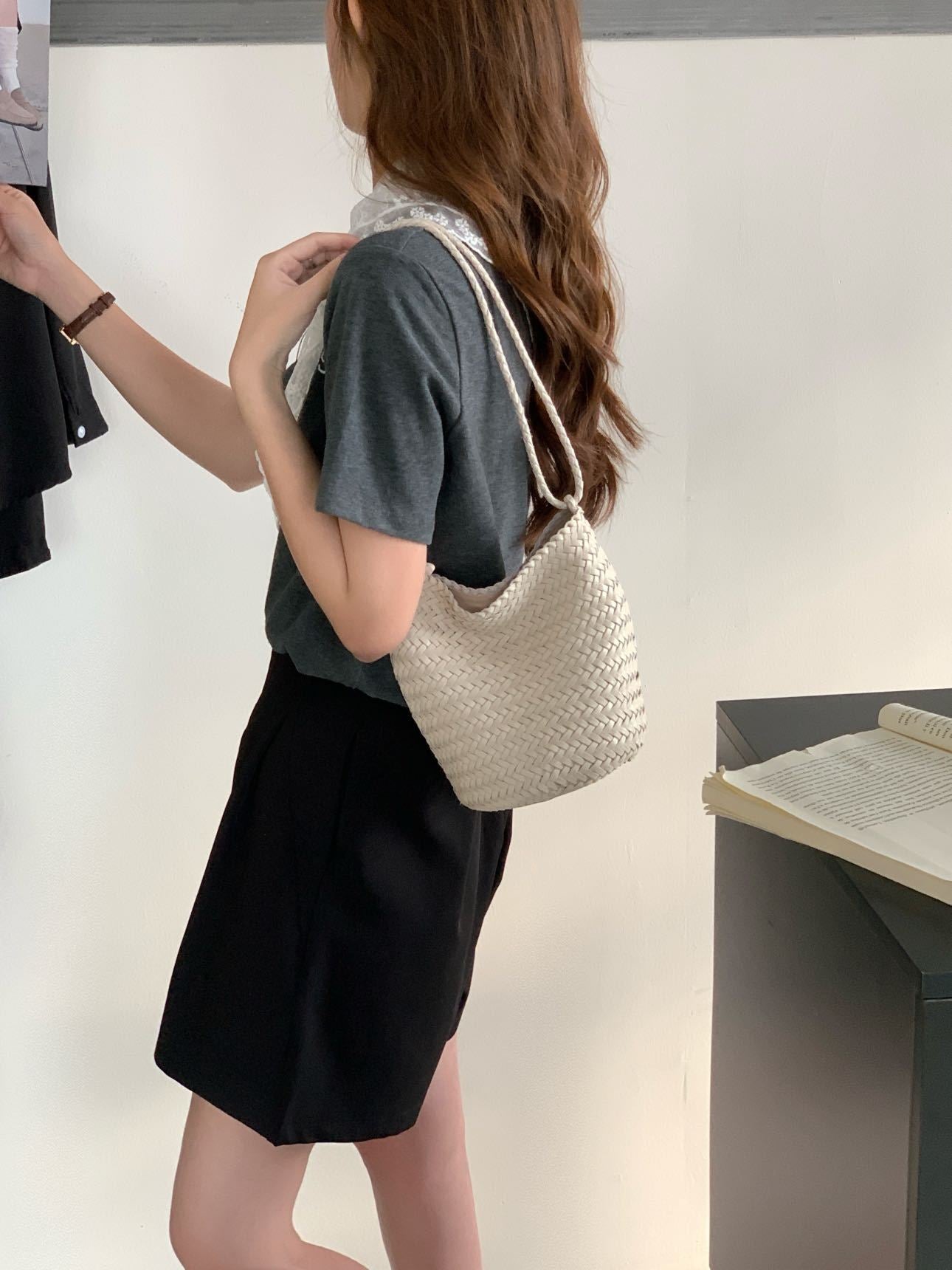 Summer Vegetable Tanning Leather Handmade Woven Shoulder Bags