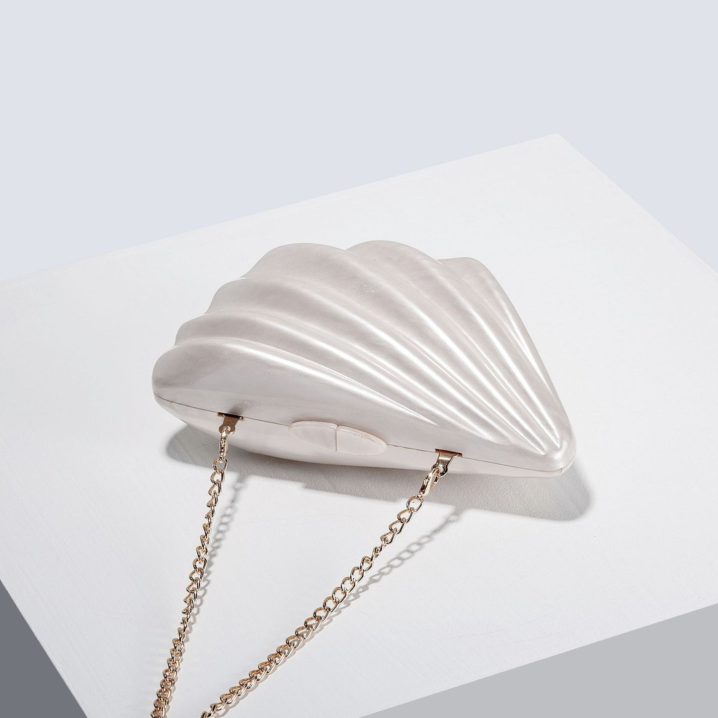 Women's Fan-shaped Shell Acrylic Fashion Wedding Dinner Evening Bags