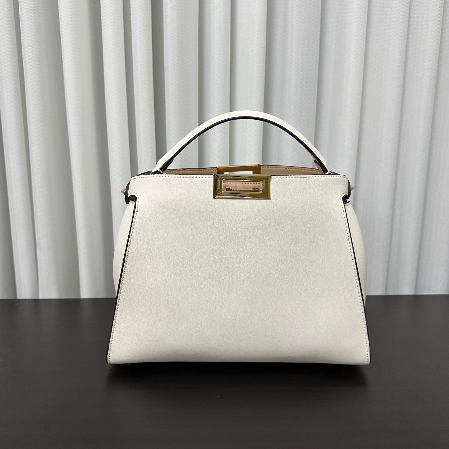 Women's Professional Adult Lady Like Woman With Handbags