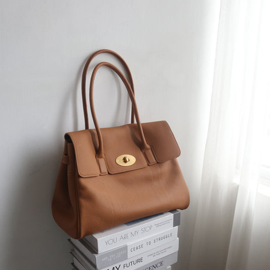 Women's Use British Retro Genuine Leather Commuter First Shoulder Bags