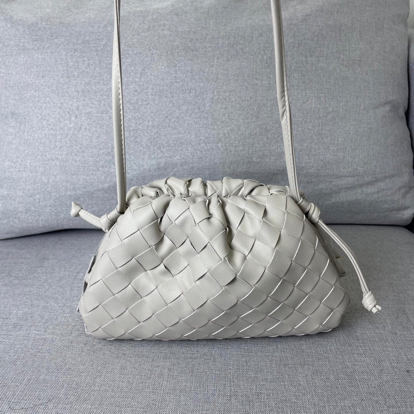 Women's Pleated Wind Woven Cloud Genuine Leather Magnetic Crossbody Bags