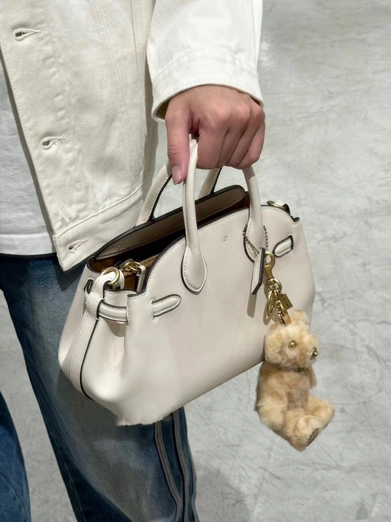 Durable Autumn Portable Caramel Leather Commuter Handbags