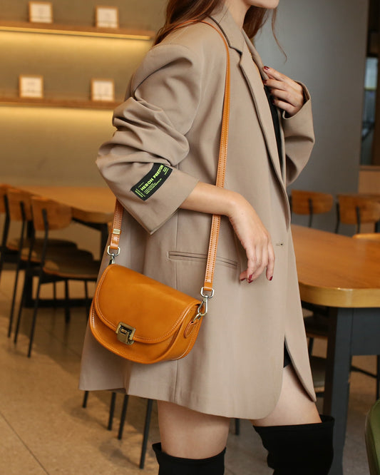 Women's Vintage Saddle High-grade Niche Design Autumn Shoulder Bags