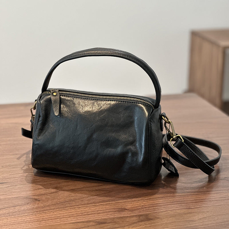 Women's Simple First Layer Vegetable Tanning Personality Handbags