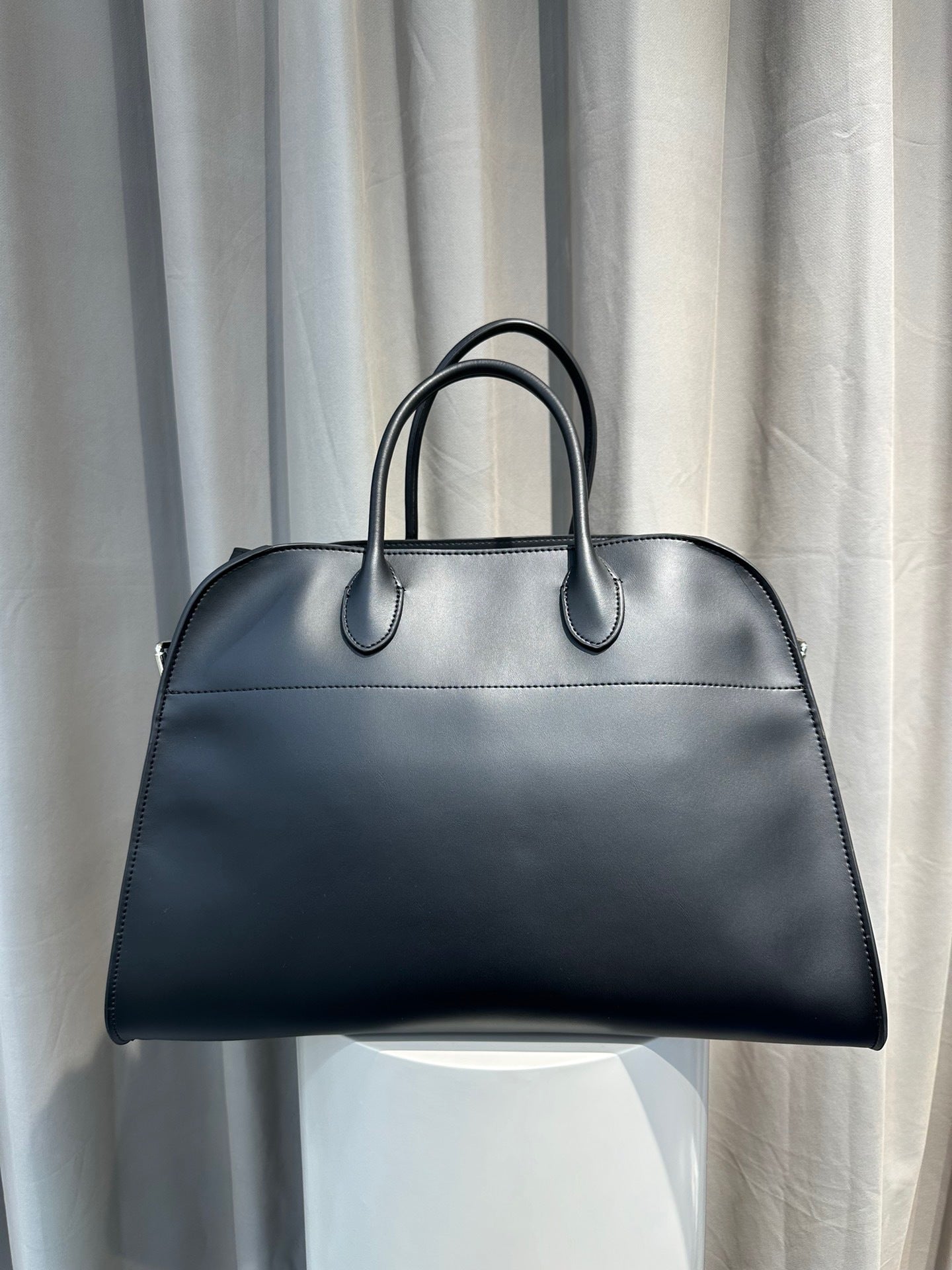Women's Fashionable High-grade Black Large Capacity Portable Bags