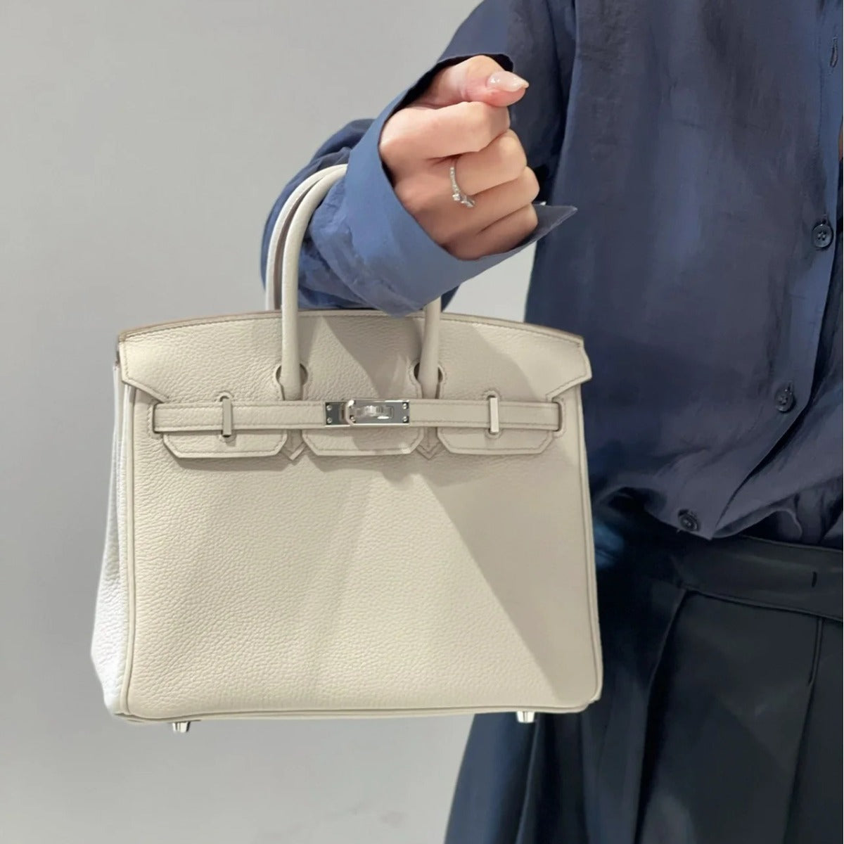 Women's First Layer Cowhide Sier Large Capacity Handbags