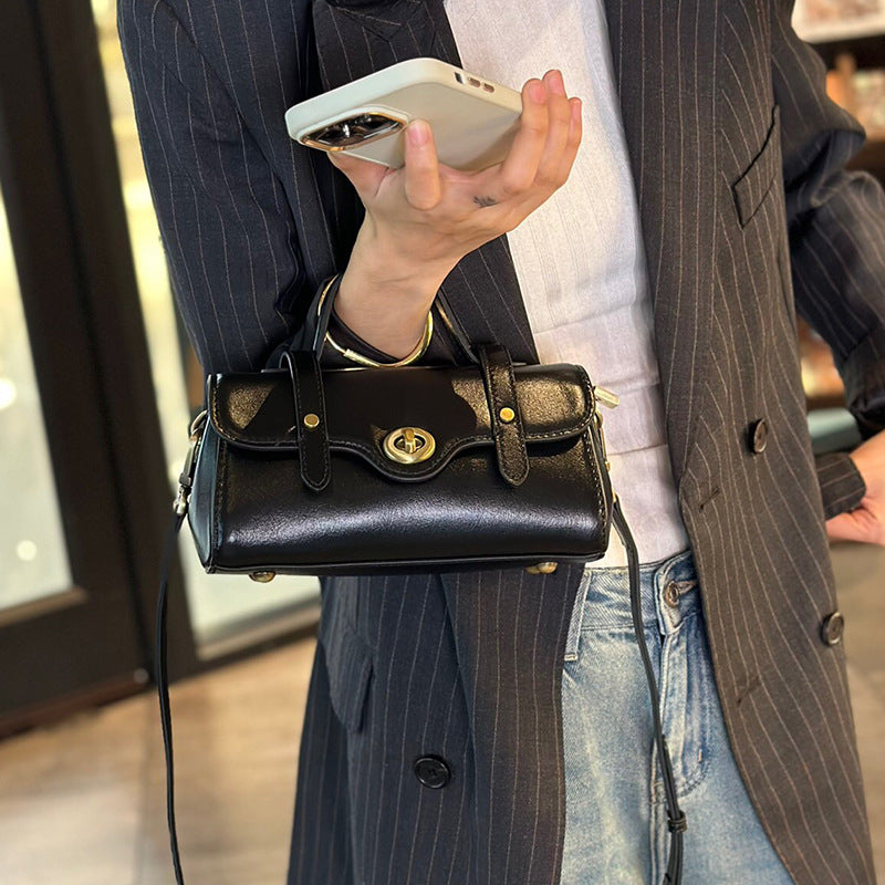 Women's Niche Vintage Cowhide Leather Versatile Shoulder Bags