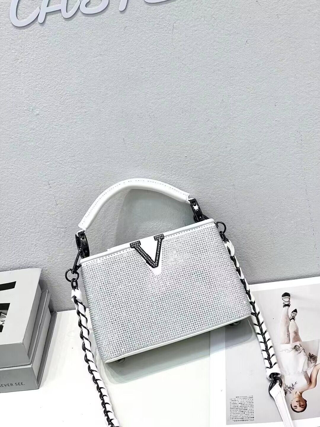Women's Mini Diamond Rhinestone Flip Retro Chain Handbags