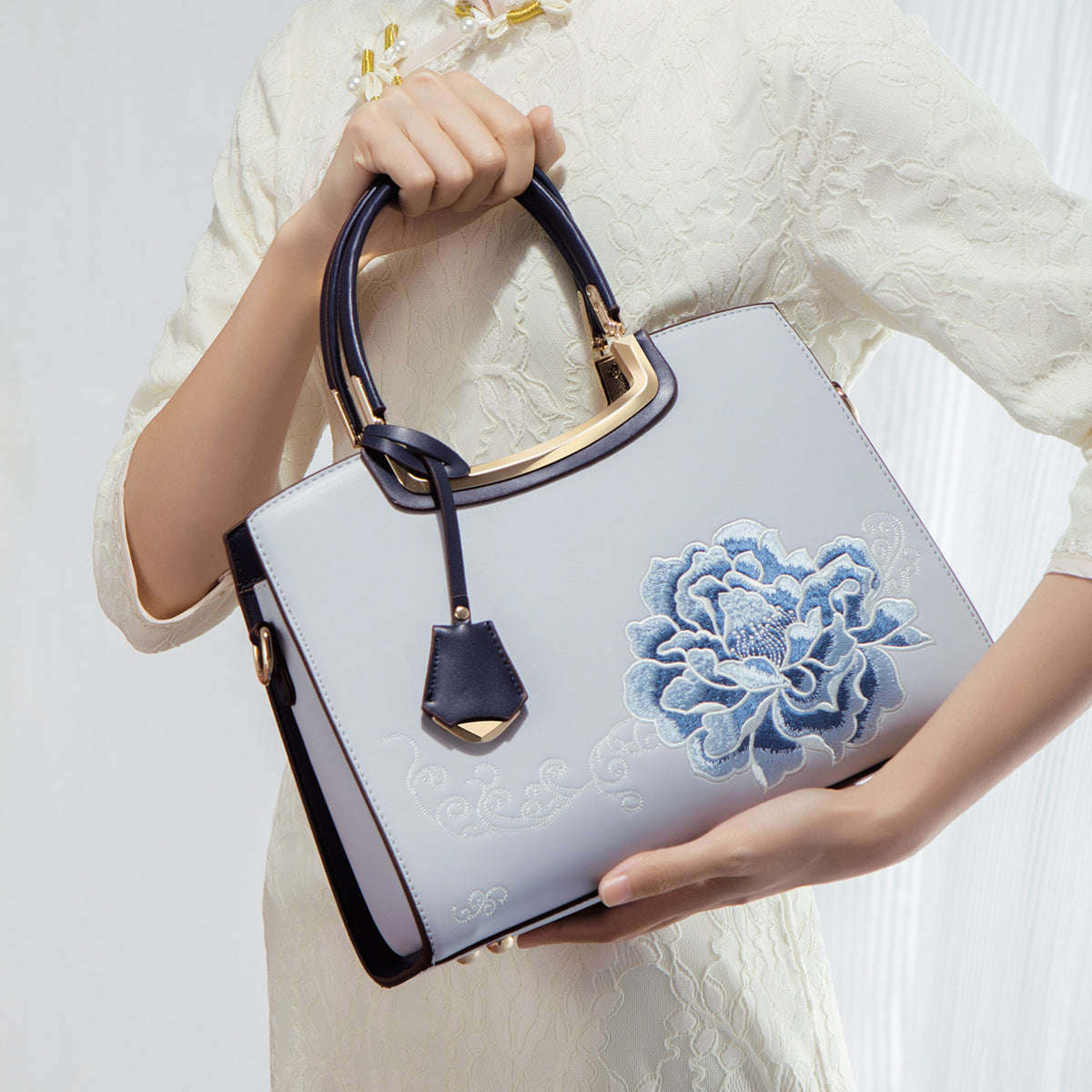 Women's Large Capacity Portable Lady Mom Elegant Handbags