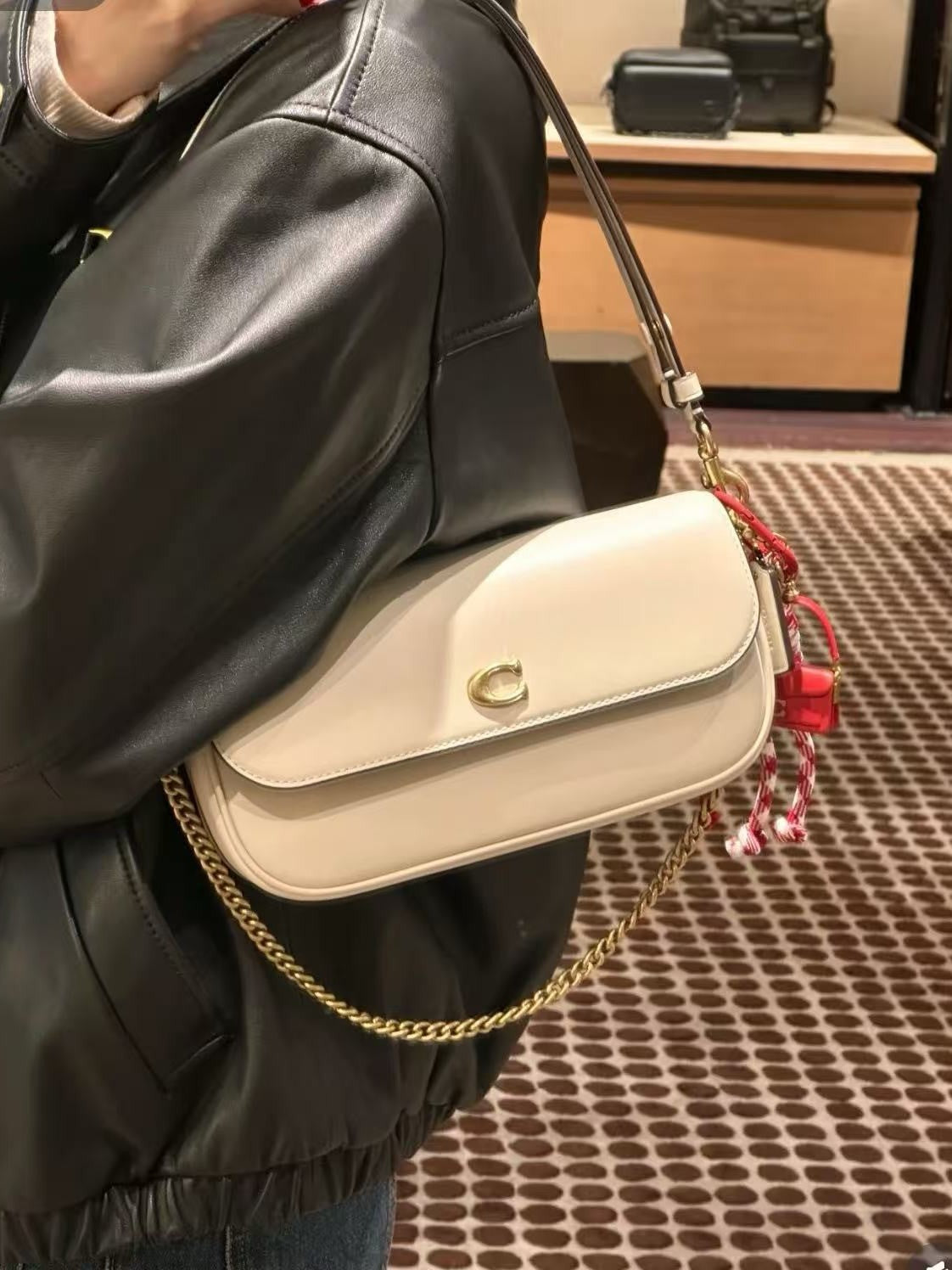 Women's Baguette Underarm Portable Chain Commuter Crossbody Bags