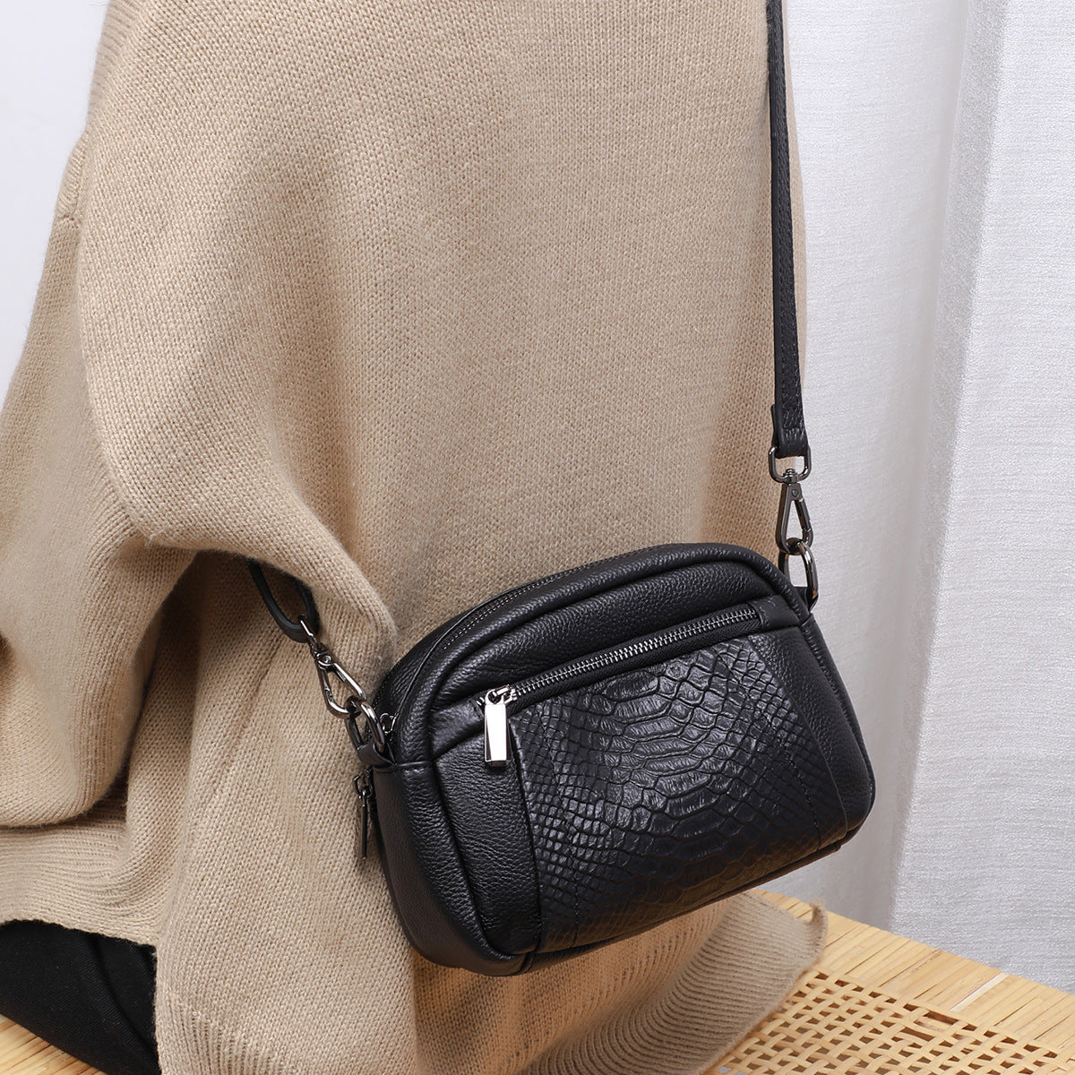 Women's Versatile Summer Large Capacity Fashion Genuine Crossbody Bags