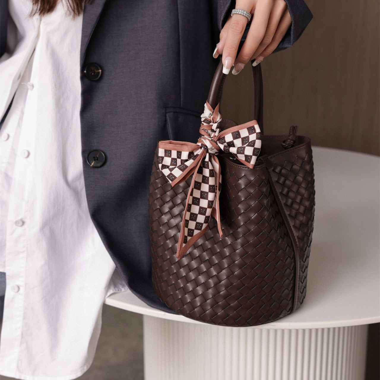 Women's Leather Handmade Woven High-grade Cowhide Simple Crossbody Bags