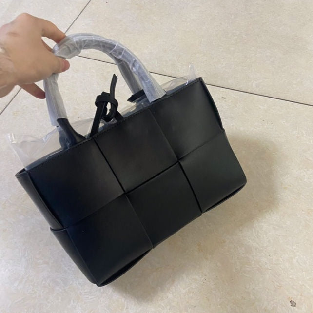 Woven Large Capacity Leather Mummy Commuter Crossbody Bags