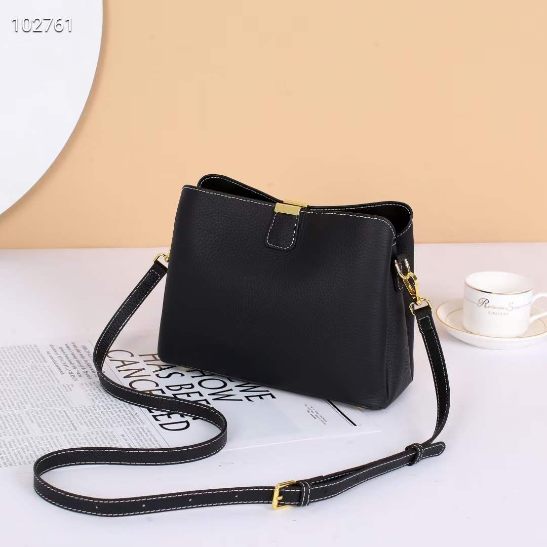 Women's Summer Layer Cowhide Vintage Leather Shoulder Bags