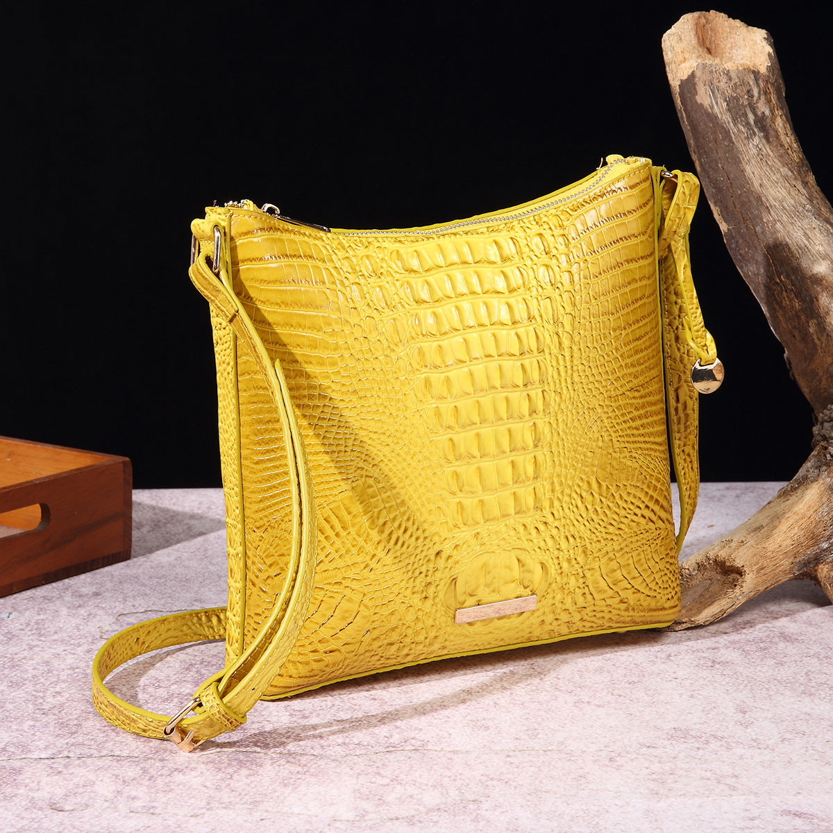 Women's Portable Retro Crocodile Pattern Brahmin Crossbody Bags