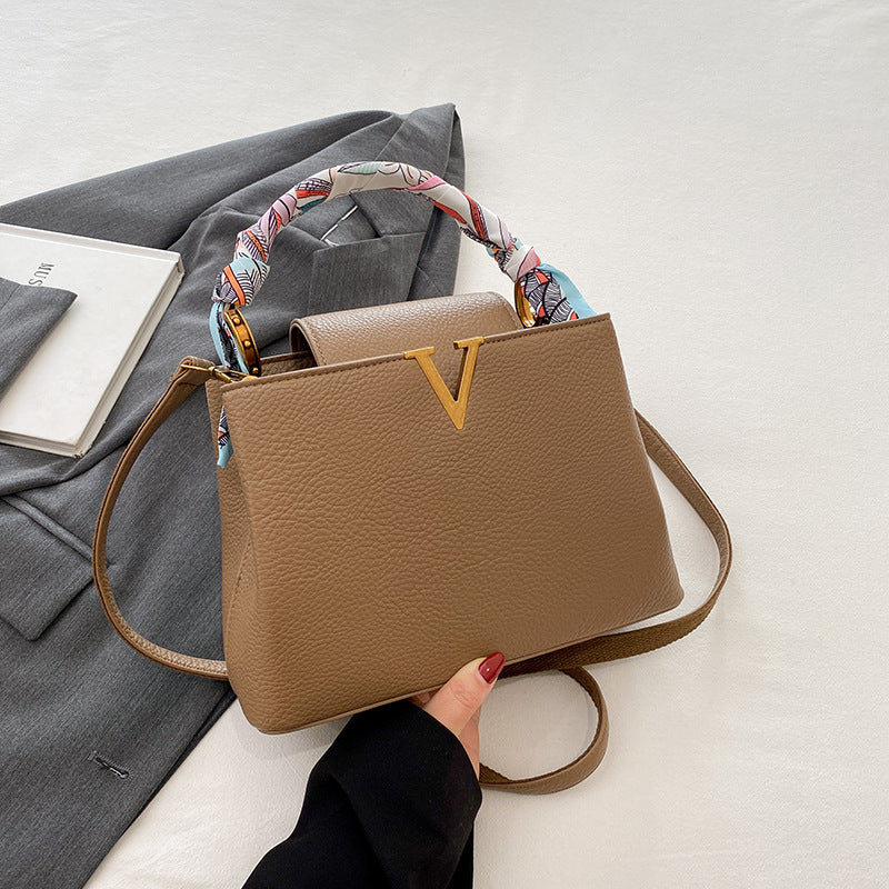 Women's Diana Lychee Pattern V-shaped Golden Edge Shoulder Bags