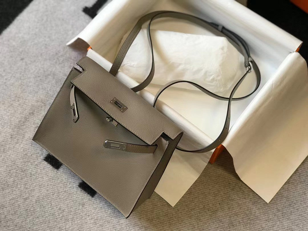 Women's Wax Line Kelly Dancing Leather Hand Shoulder Bags