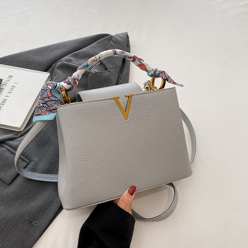 Women's Diana Lychee Pattern V-shaped Golden Edge Shoulder Bags