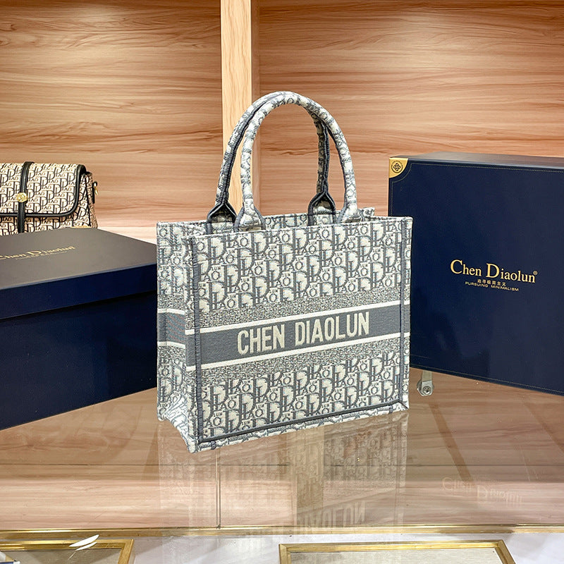 Women's Glamorous Large Capacity Embroidered Shopping Handbags