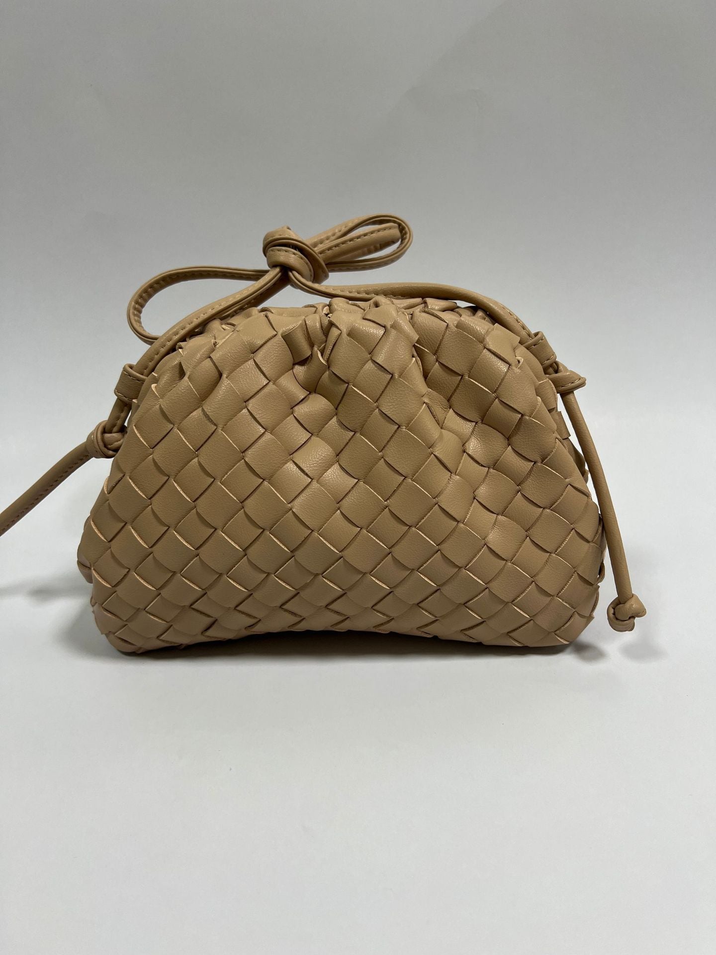 Women's Niche Woven Cloud Hand-held Soft Leather Dumpling Handbags