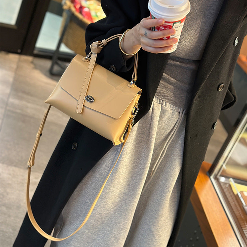 Women's Batch First Layer Cowhide Latch High-grade Shoulder Bags