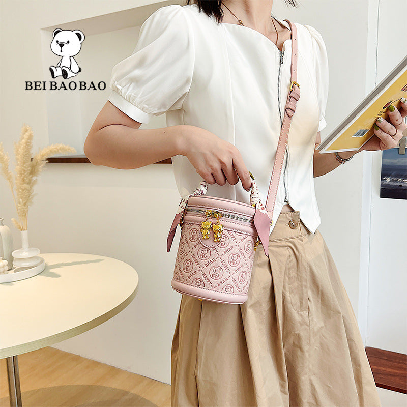 Women's Source Textured Trendy Portable Western Style Crossbody Bags