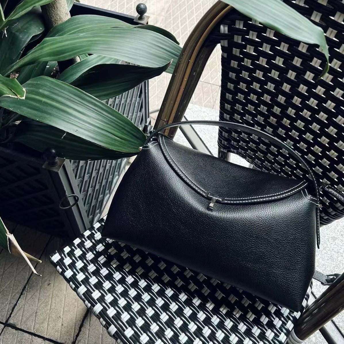 Niche Sweden High-grade Commuter First Layer Cowhide Handbags