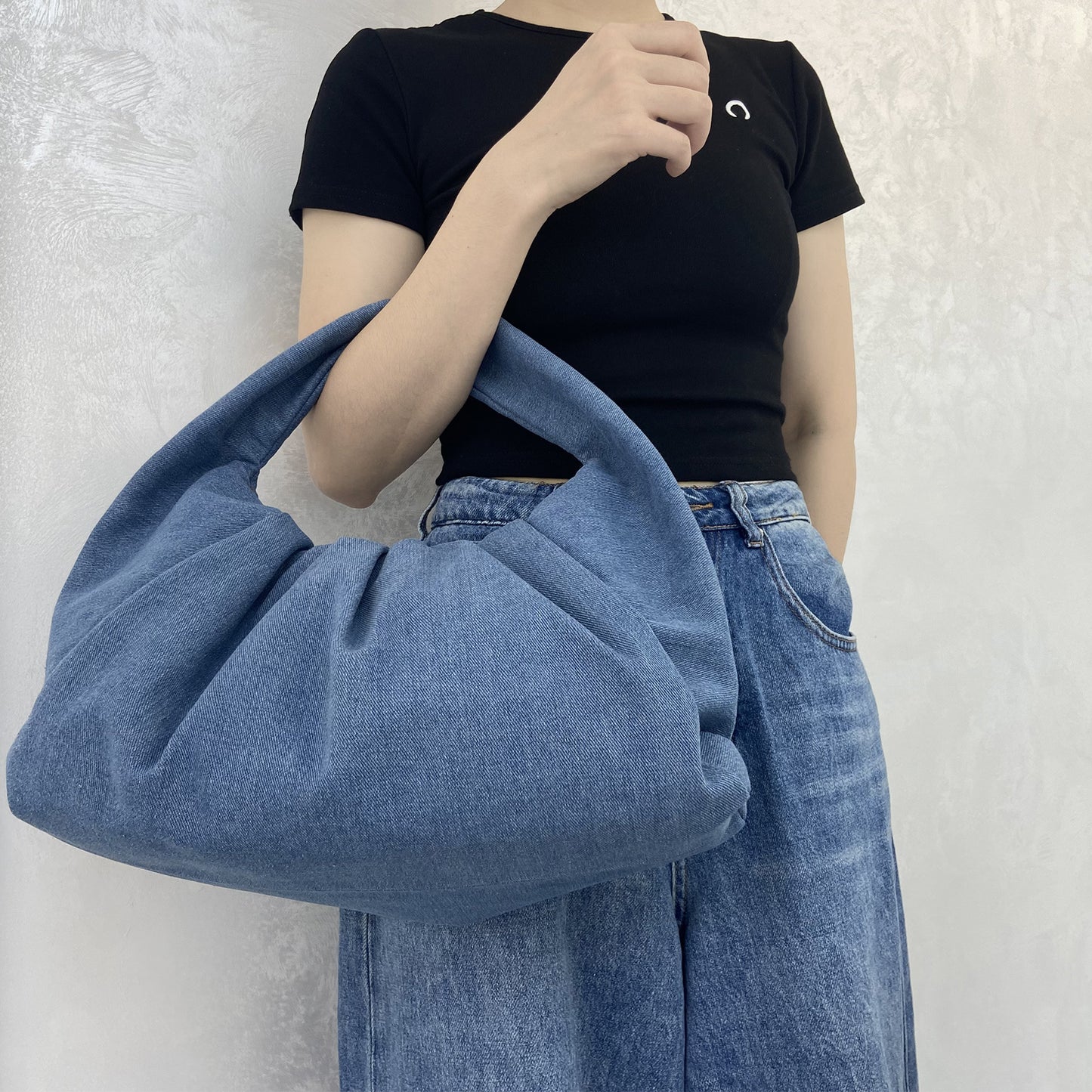 Hand Croissant Large Capacity Clip Pleated Handbags