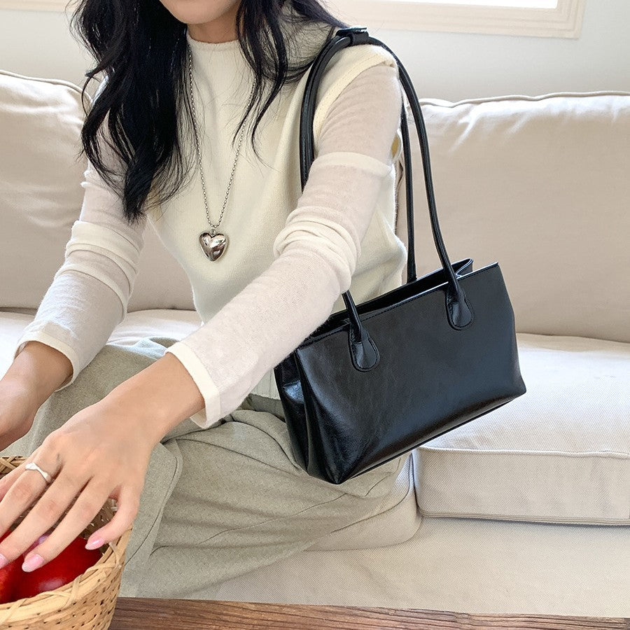 Women's Style Large Capacity Commuter High-grade Leather Bags