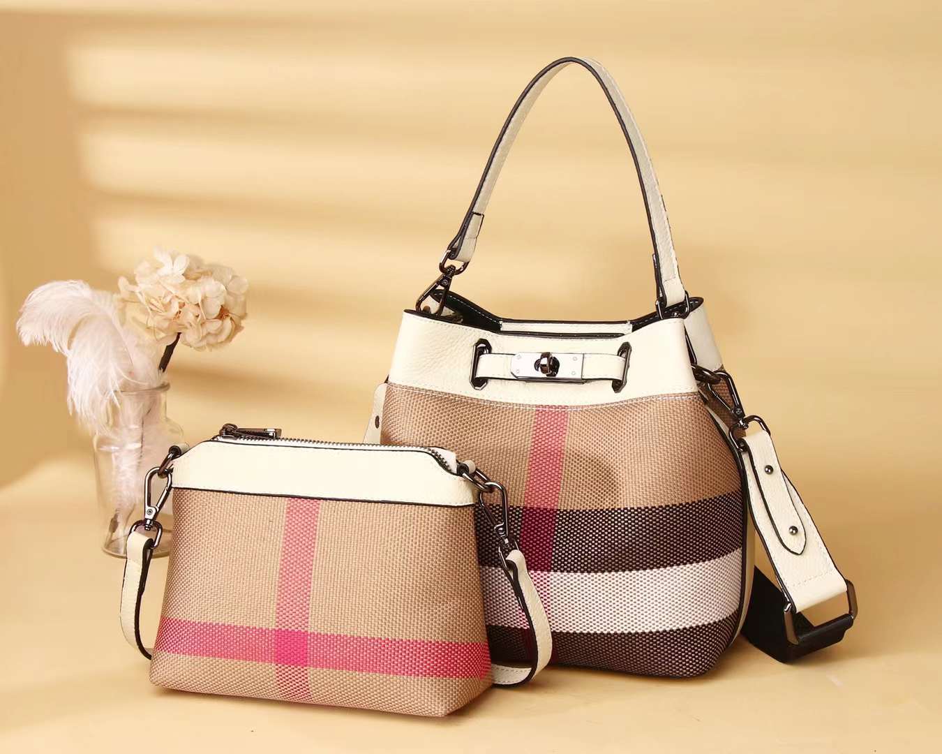 Women's Korean Style Plaid Portable Large Capacity Handbags