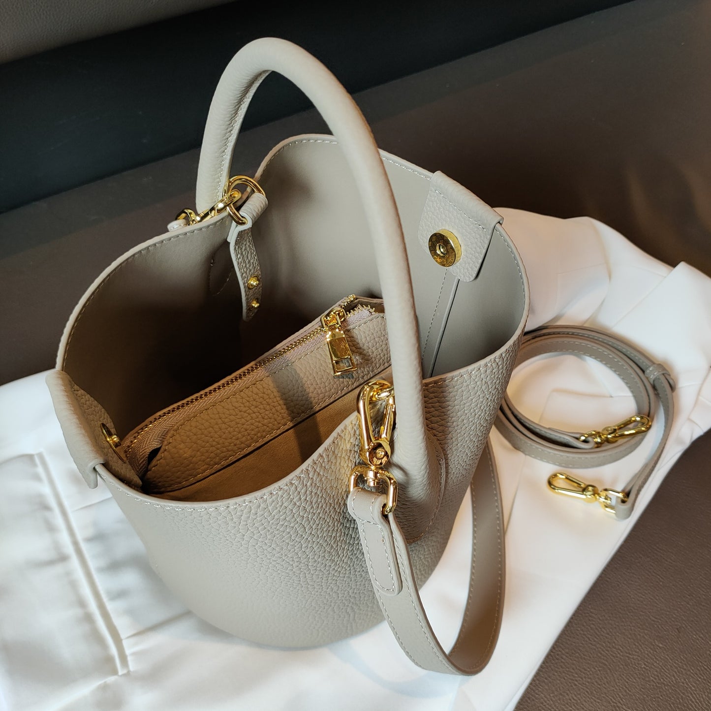 Top Layer Cowhide Deformation Large Capacity Handbags