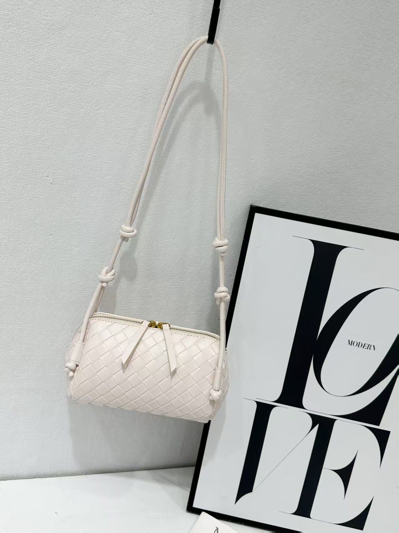 Women's Handmade Cowhide Woven Underarm Fashion Bags