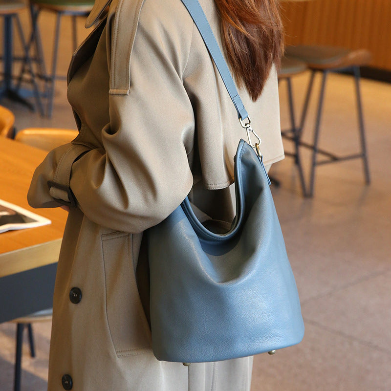 Women's Fashionable First Layer Cowhide Large Capacity Shoulder Bags