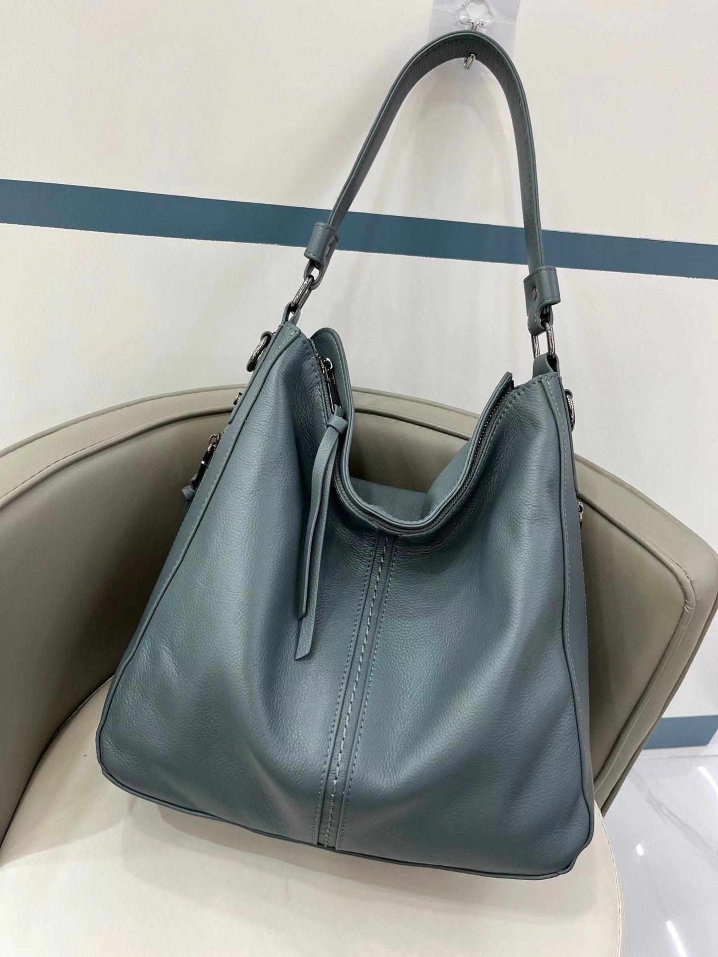 Women's Large Capacity First Layer Cowhide Portable Shoulder Bags